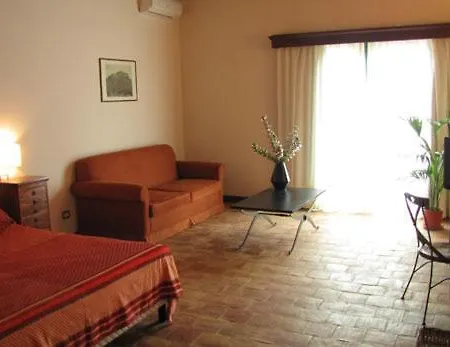 Hotel Masseria Del Piano 3*